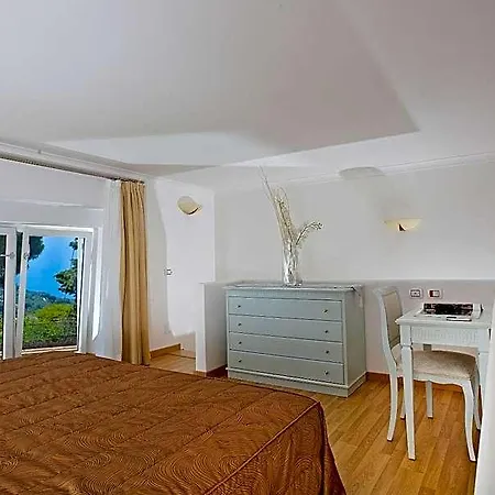 Ceselle 3*