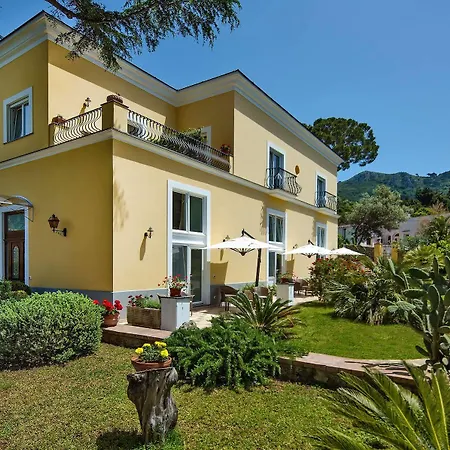Ceselle Hotel