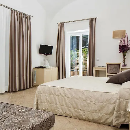 Ceselle Hotel 3*