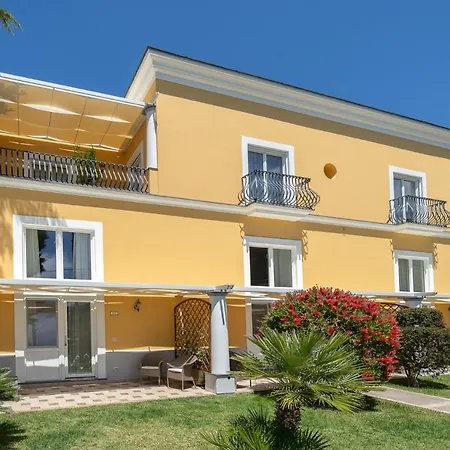 Ceselle Hotel 3*